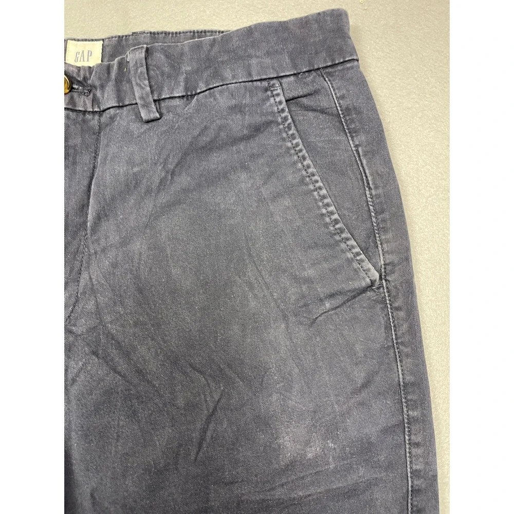 GAP essential khaki